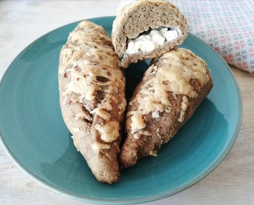 Рогче със сирене