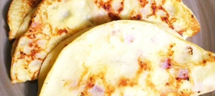 Палачинки с извара и луканка